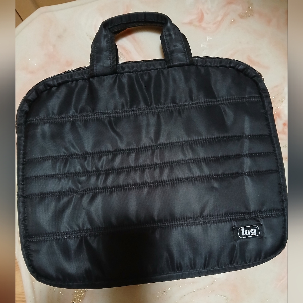 Lug tablet case
